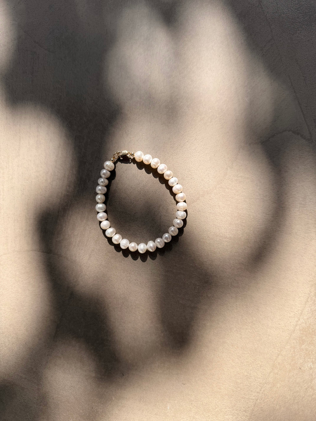 The Pearl Bracelet