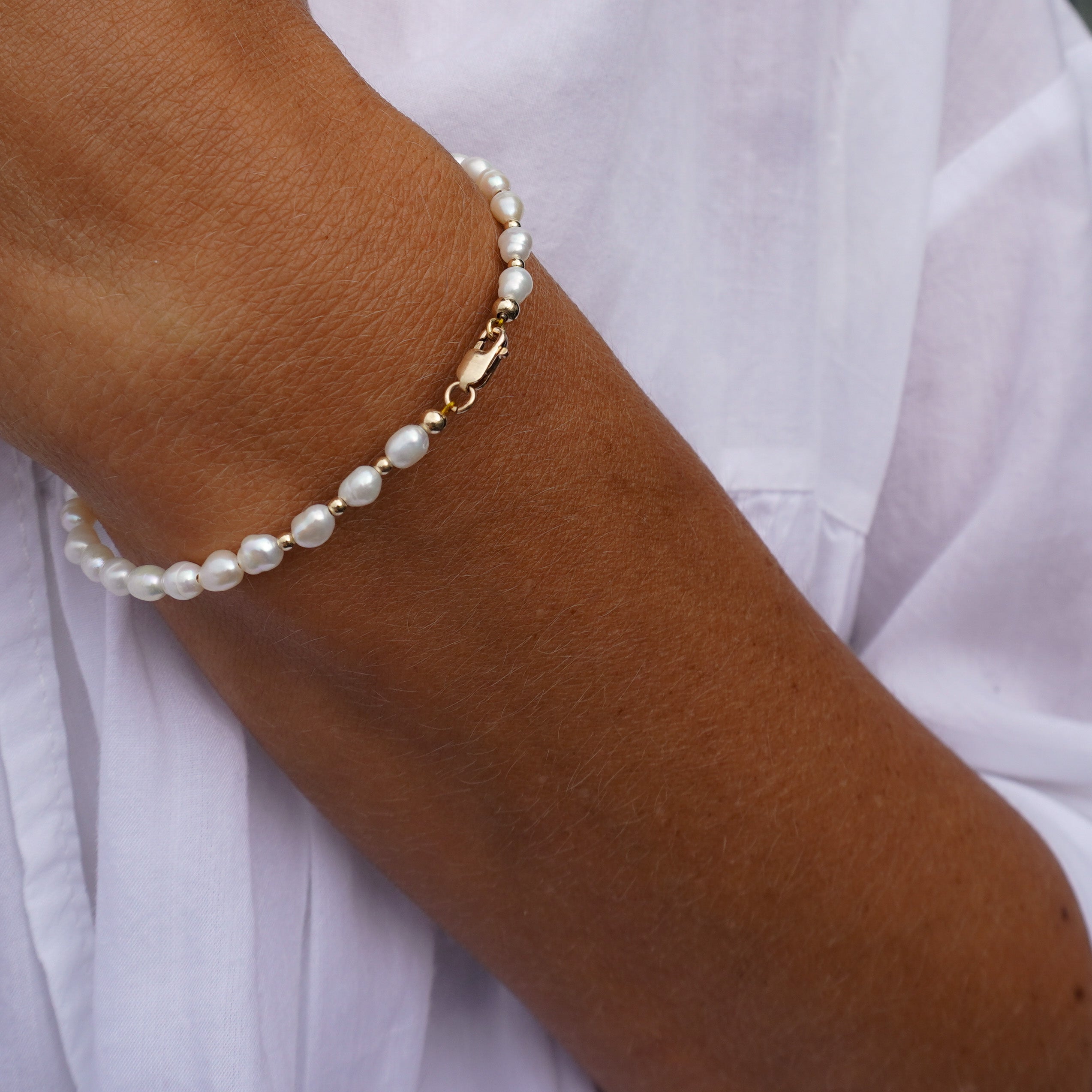 The Pearl Bracelet
